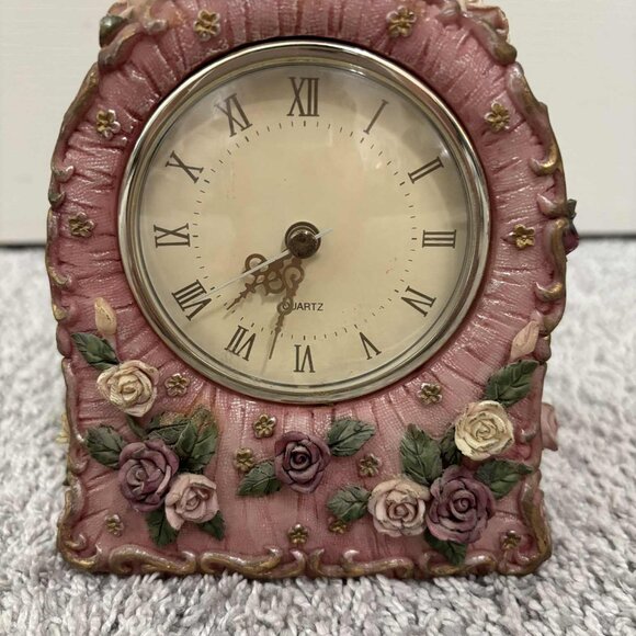 Vintage Pink & Floral with Vines Counter Clock (battery operated) - Picture 2 of 5